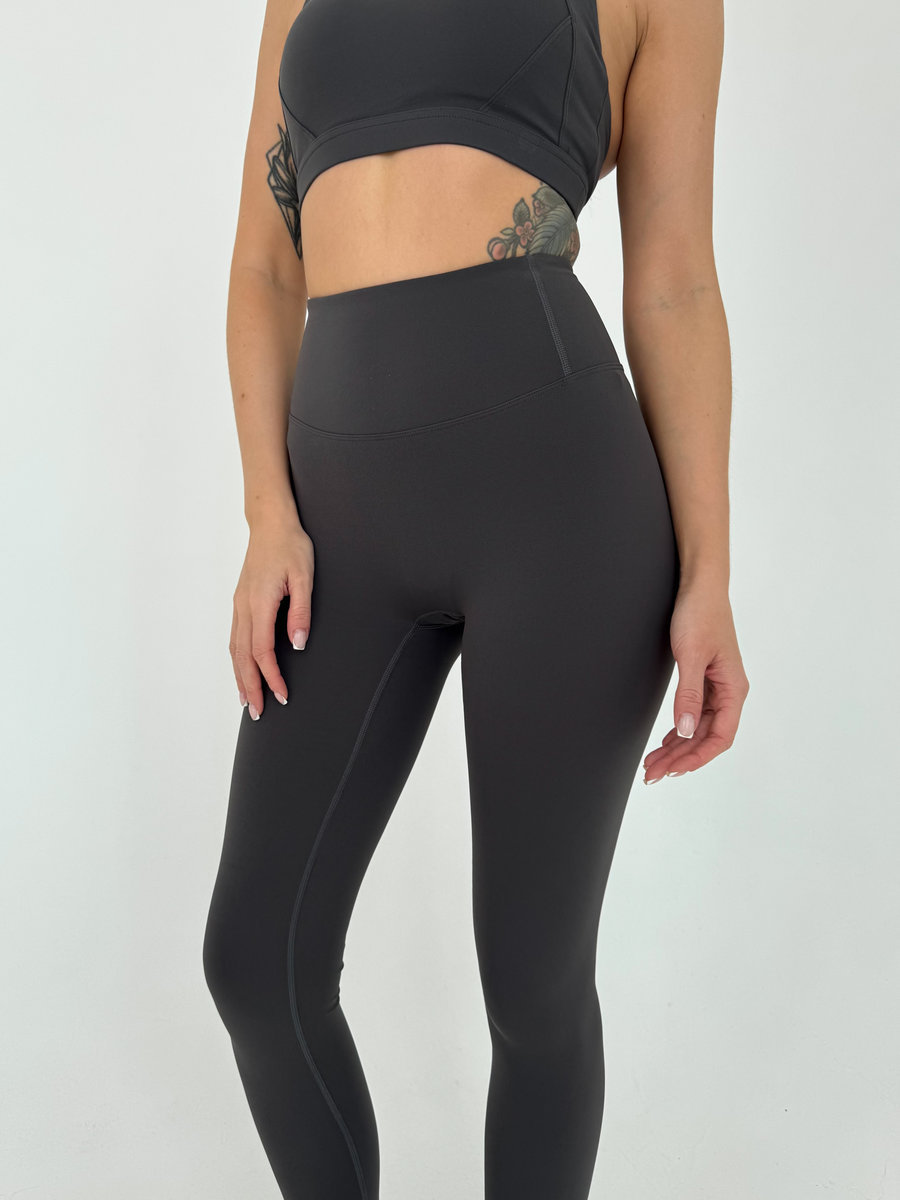 Классические лосины с V-образным швом и подчеркнутыми ягодицах (Высокая посадка)