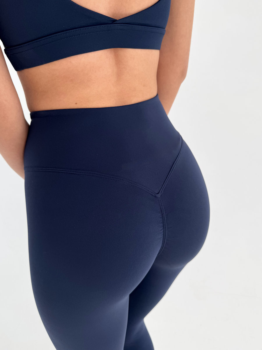 Классические лосины с V-образным швом и подчеркнутыми ягодицах (Высокая посадка)