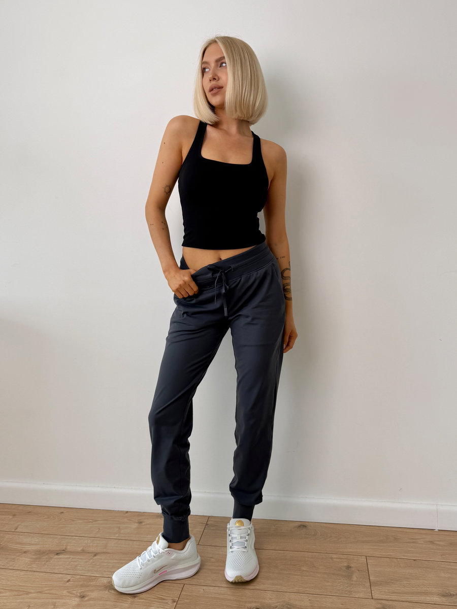 Спортивные брюки-джоггеры со шнурком на талии