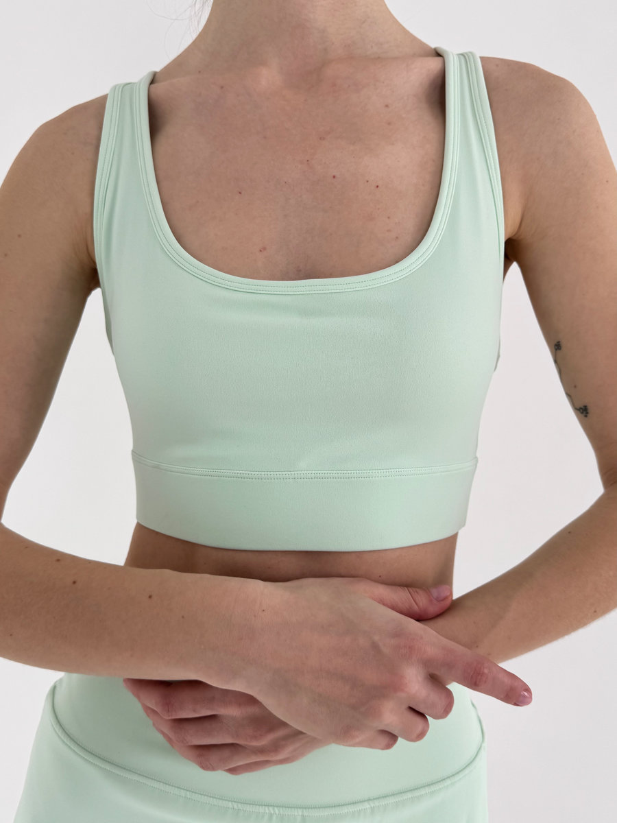 Спортивный топ с хорошей поддержкой, вырезом-капелькой на спине (Без застежки)