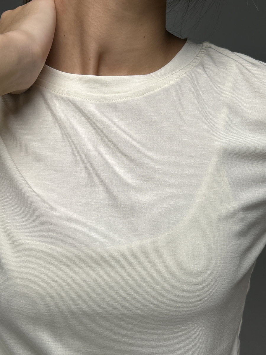 Футболка средней длины прямая