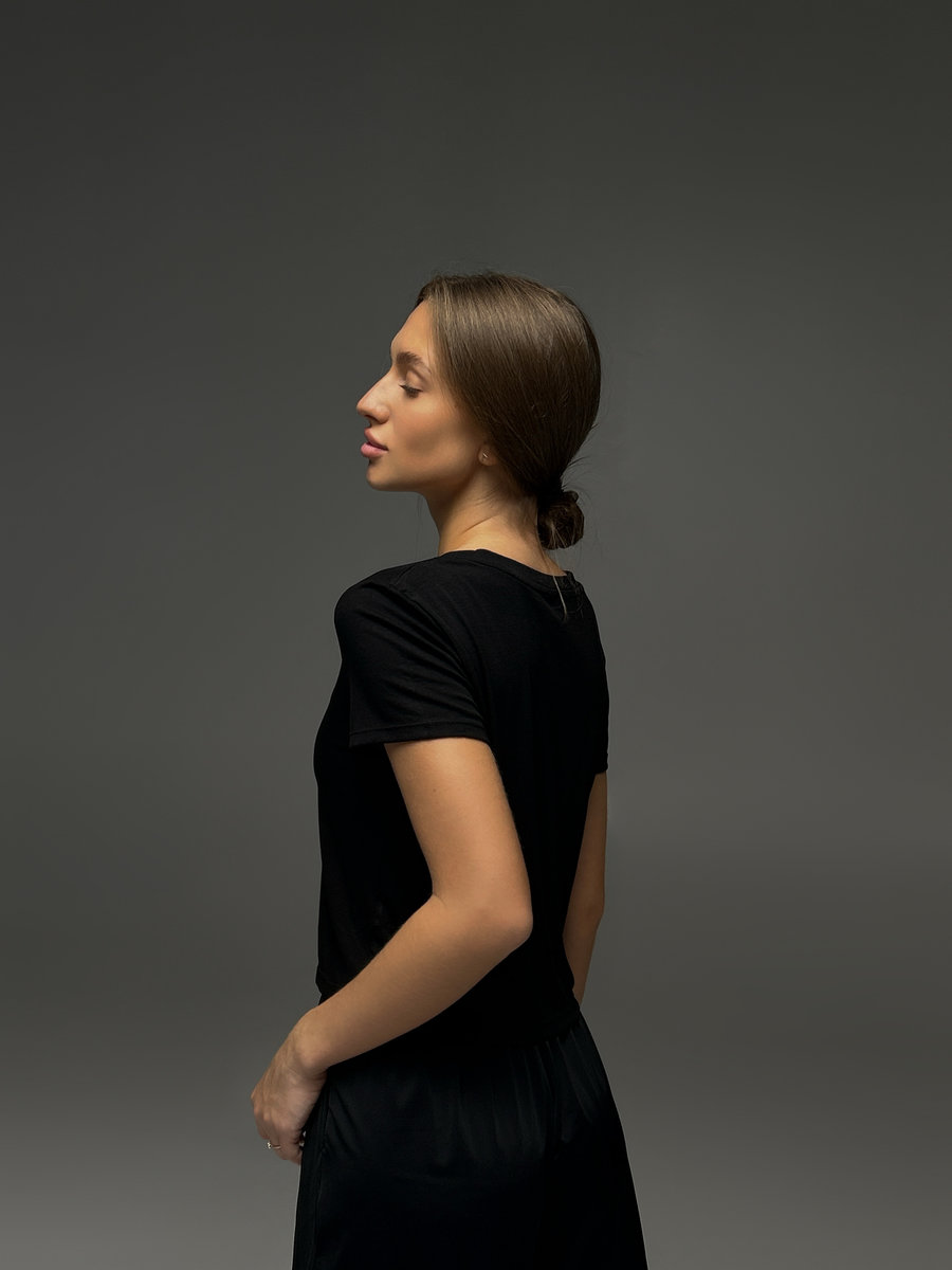 Футболка средней длины прямая