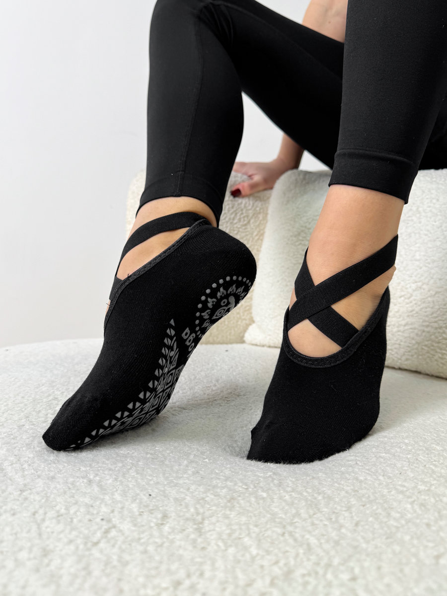 Носки для йоги нескользящие с резинками