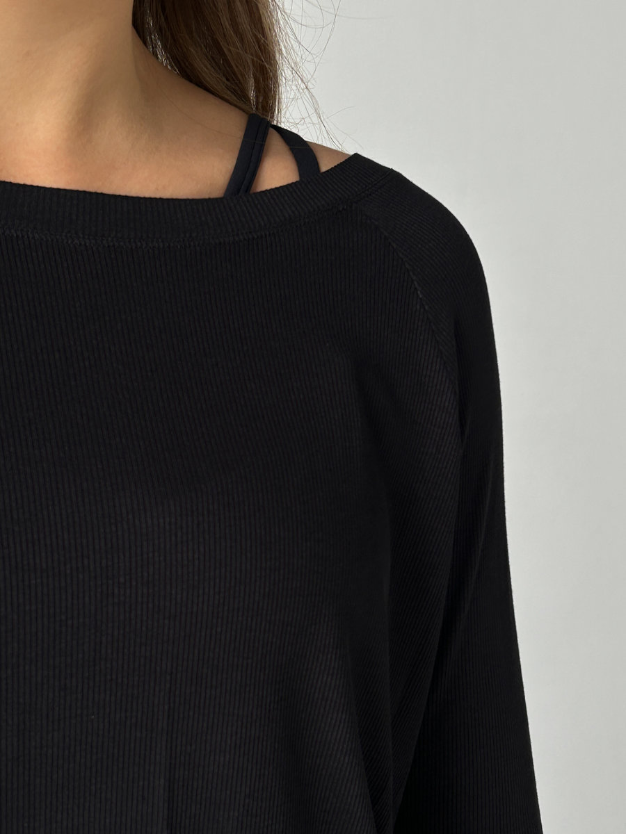 Лонгслив свободного кроя в рубчик