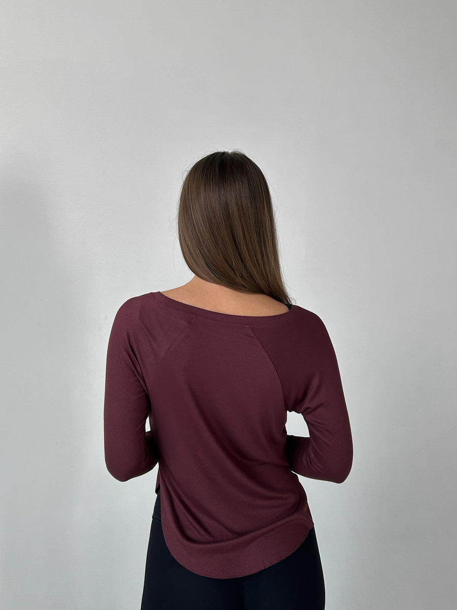 Лонгслив свободного кроя в рубчик