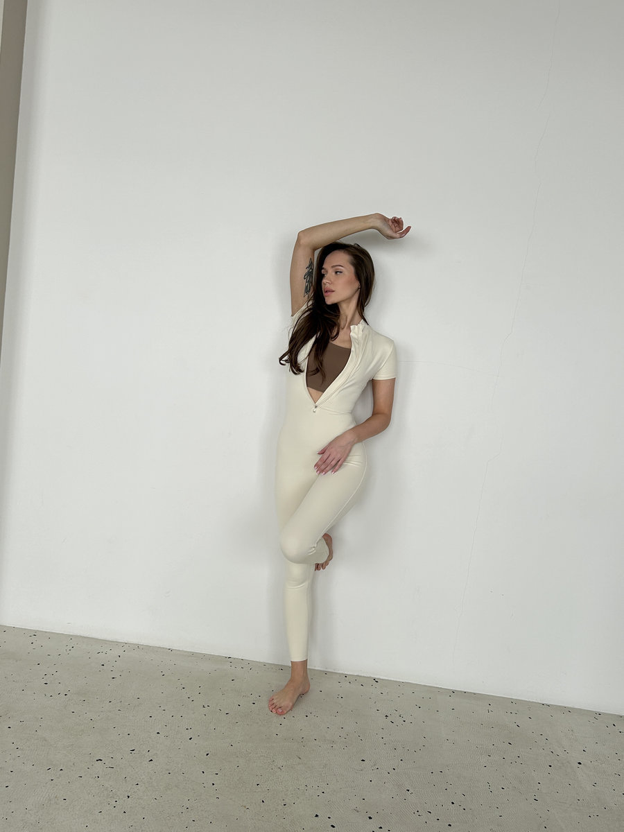 Комбинезон на замочке полной длины с короткими рукавами