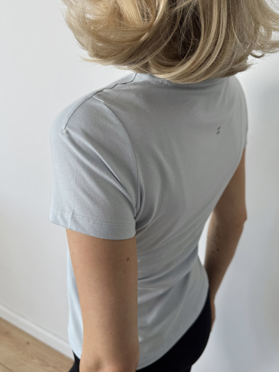 Футболка приталенная с круглой горловиной