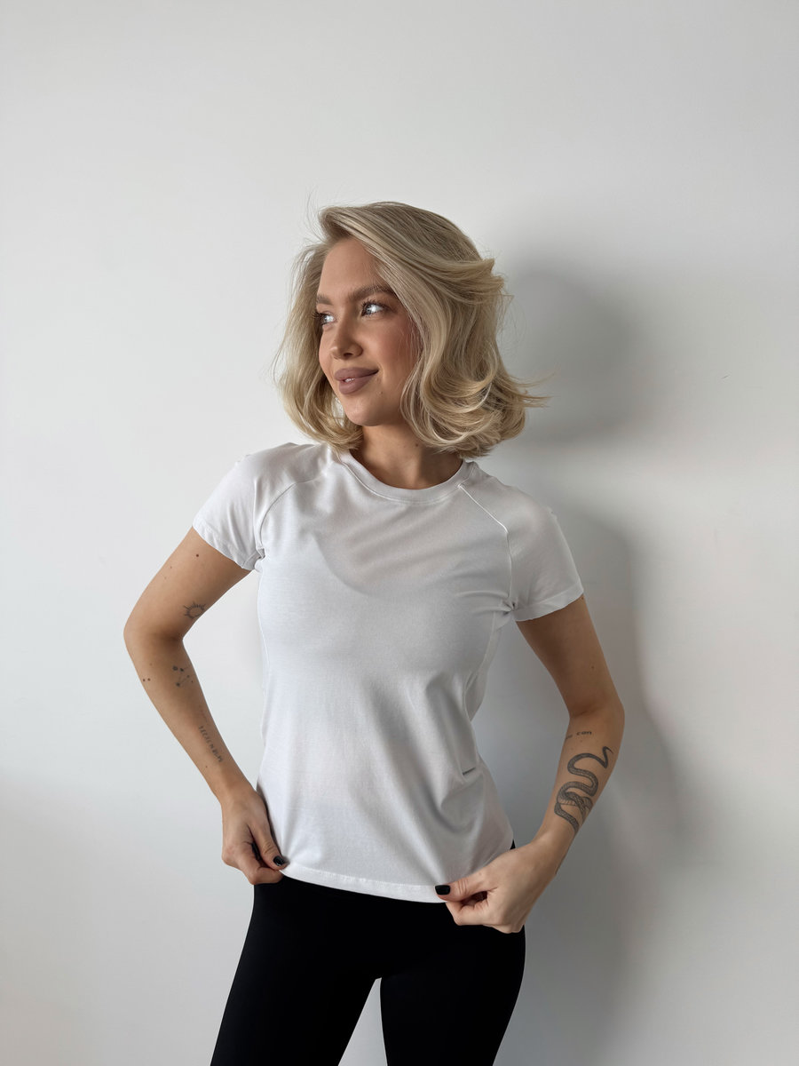 Футболка приталенная с круглой горловиной