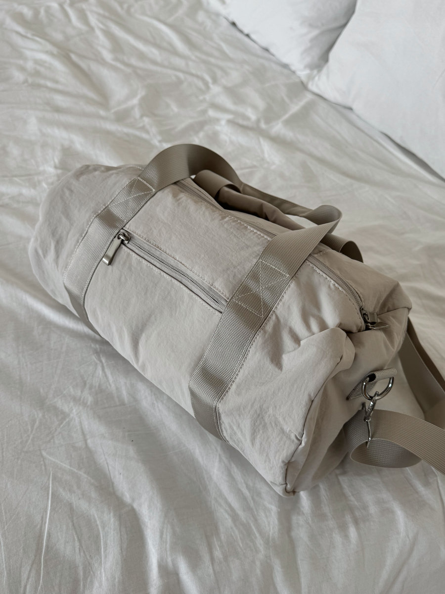 Компактная спортивная сумка для фитнеса (серая)