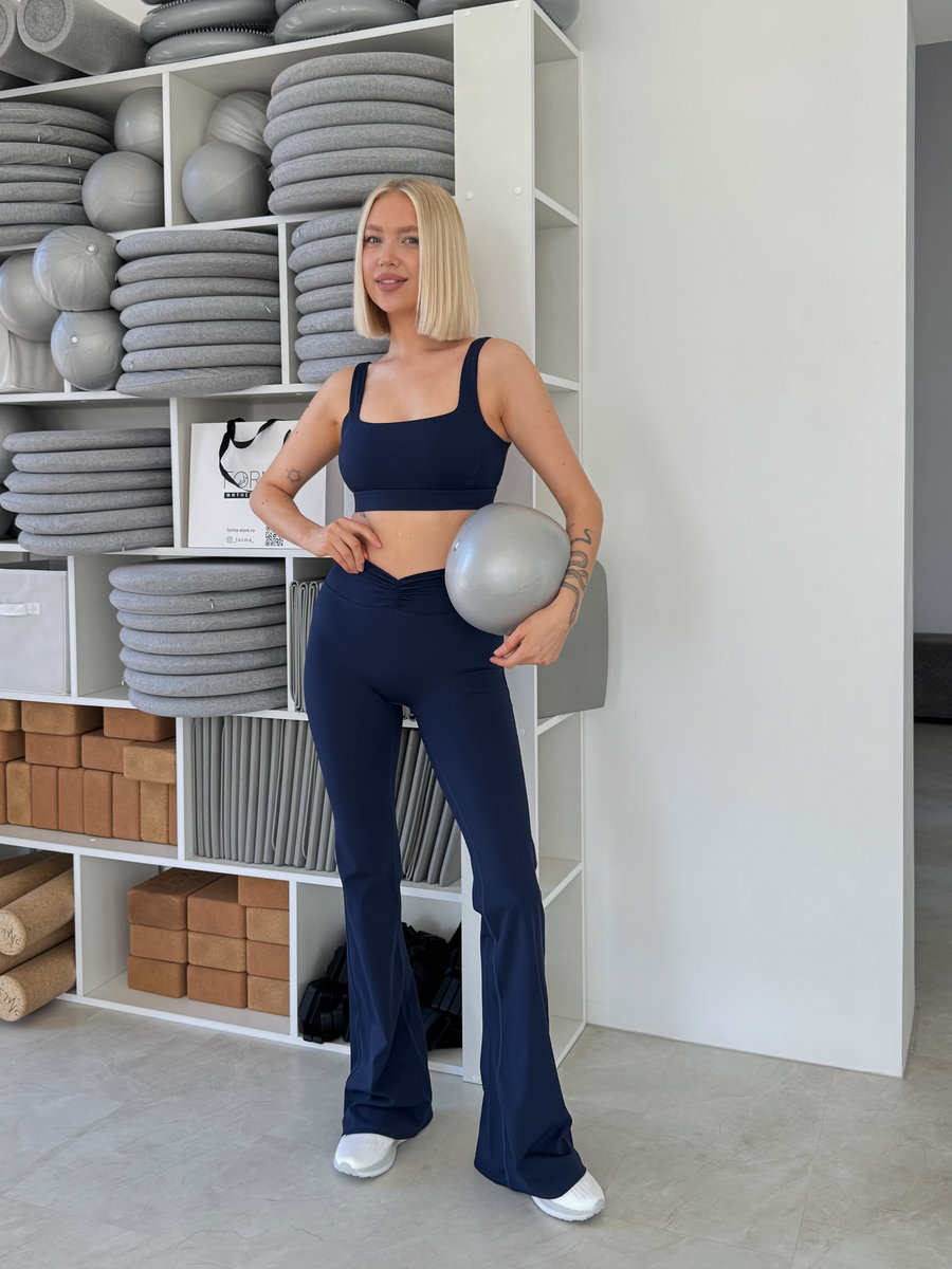 Леггинсы-клеш с акцентной сборкой спереди