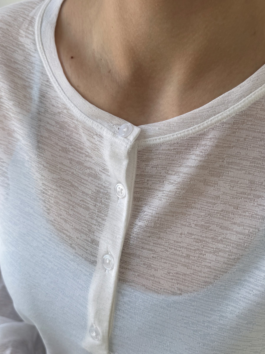 Лонгслив полупрозрачный с пуговицами спереди Sheer Breeze