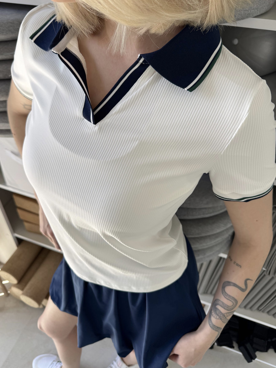 Поло с V-разрезом на груди и контрастным вортником V-Neck Contrast Polo