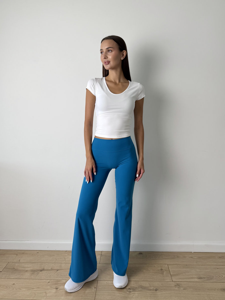 Футболка приталенная с широкой горловиной Soft Fit