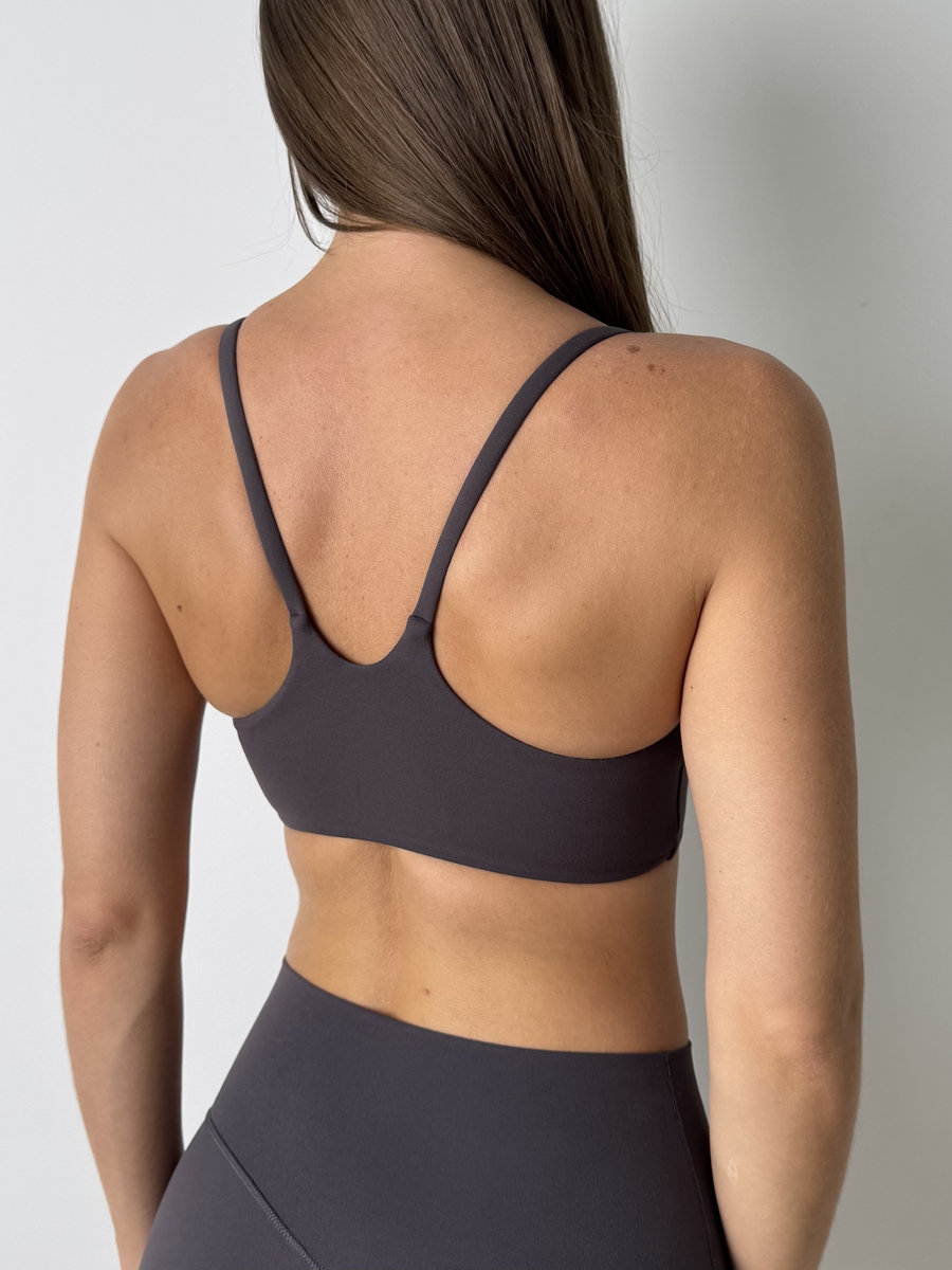 Топ c тонкими бретелями между лопаток Taper Strap