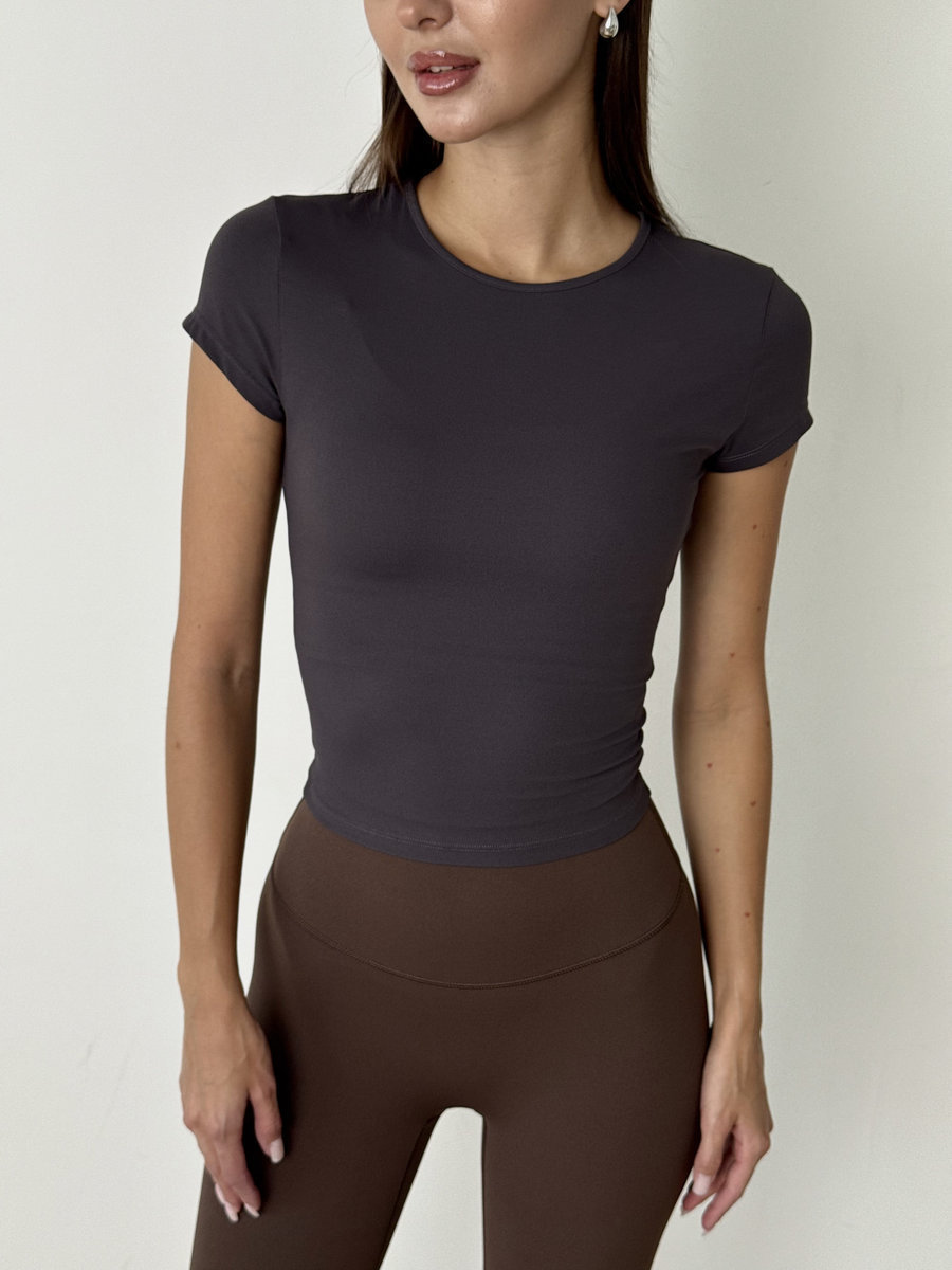 Футболка приталенная с узкой горловиной Slim Fit