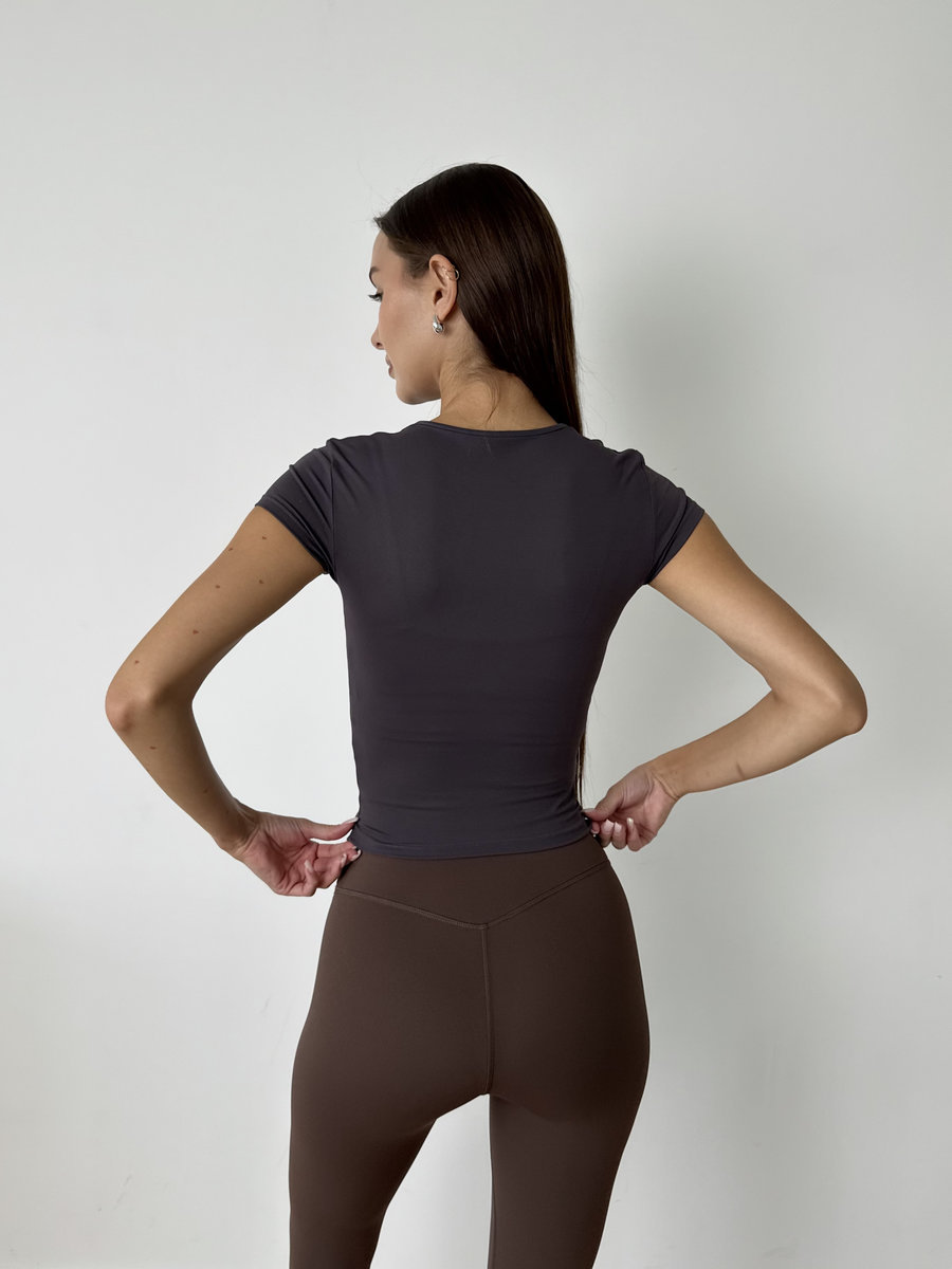 Футболка приталенная с узкой горловиной Slim Fit