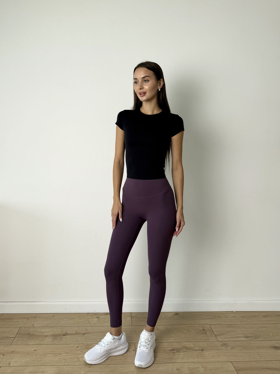 Футболка приталенная с узкой горловиной Slim Fit