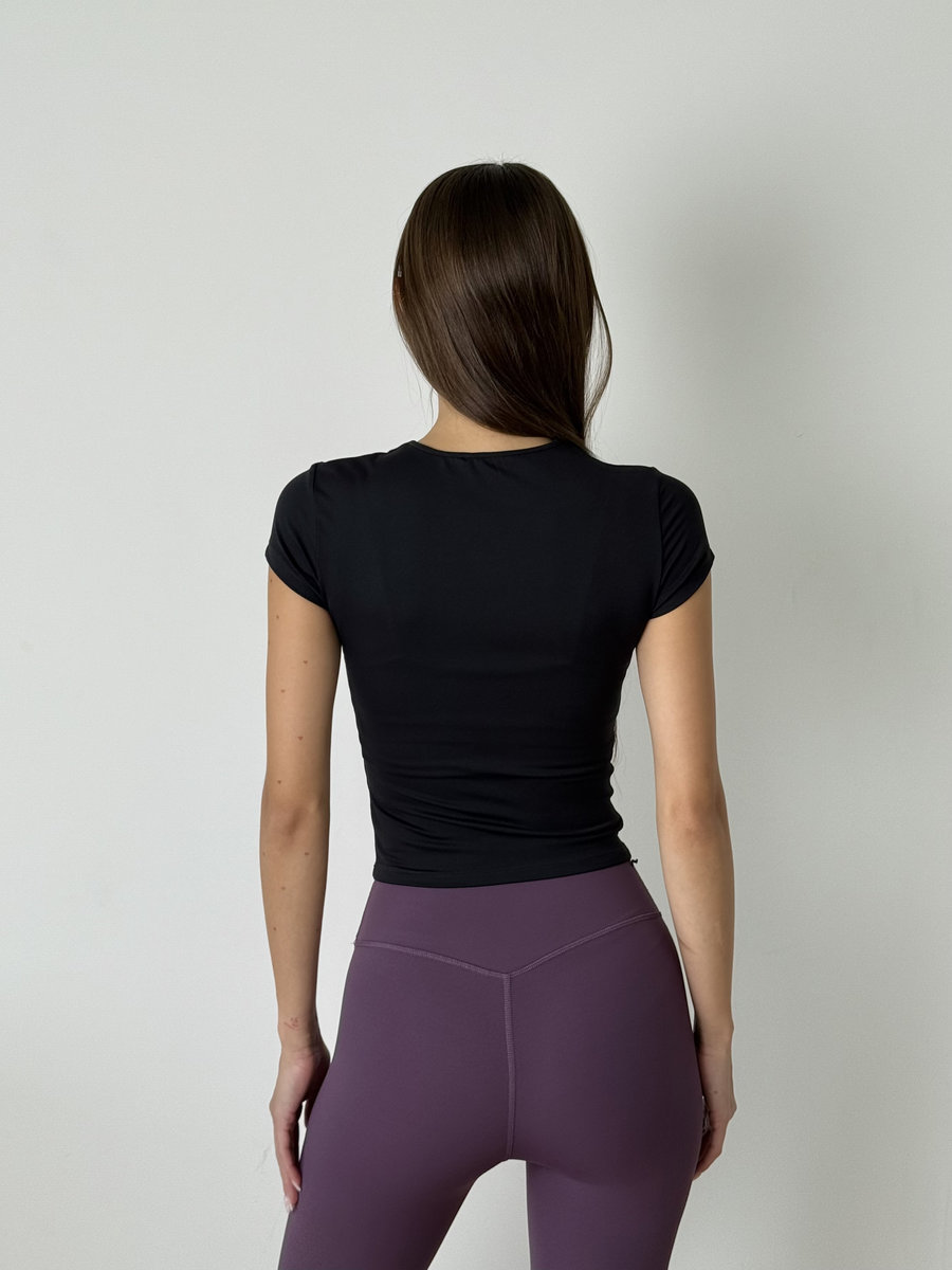 Футболка приталенная с узкой горловиной Slim Fit