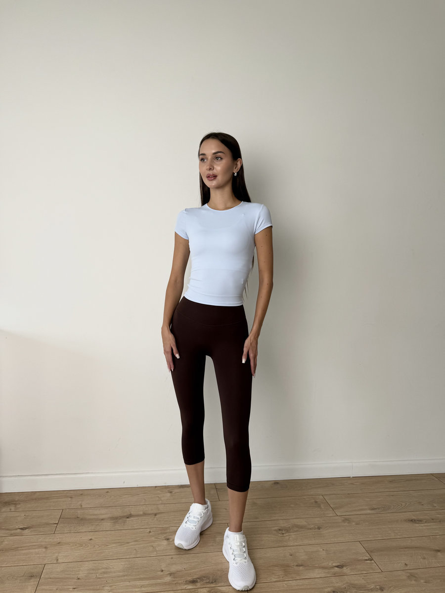 Футболка приталенная с узкой горловиной Slim Fit